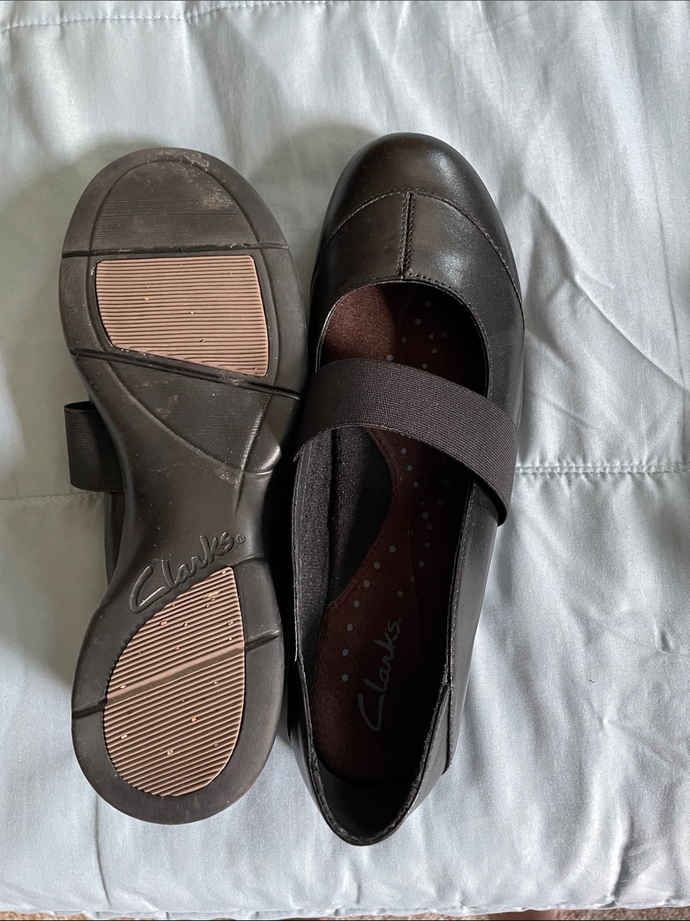 WORN ONCE Clarks Artisan Women's Black Mary Jane Flats
